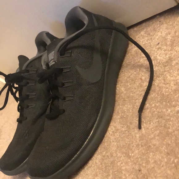 Nike free runs - Picture 2 of 5